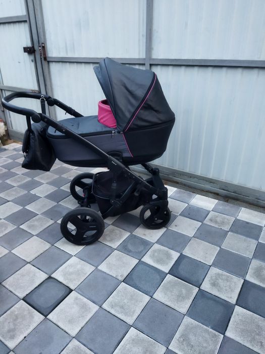 Коляска 2 в 1 в отличном состоянии