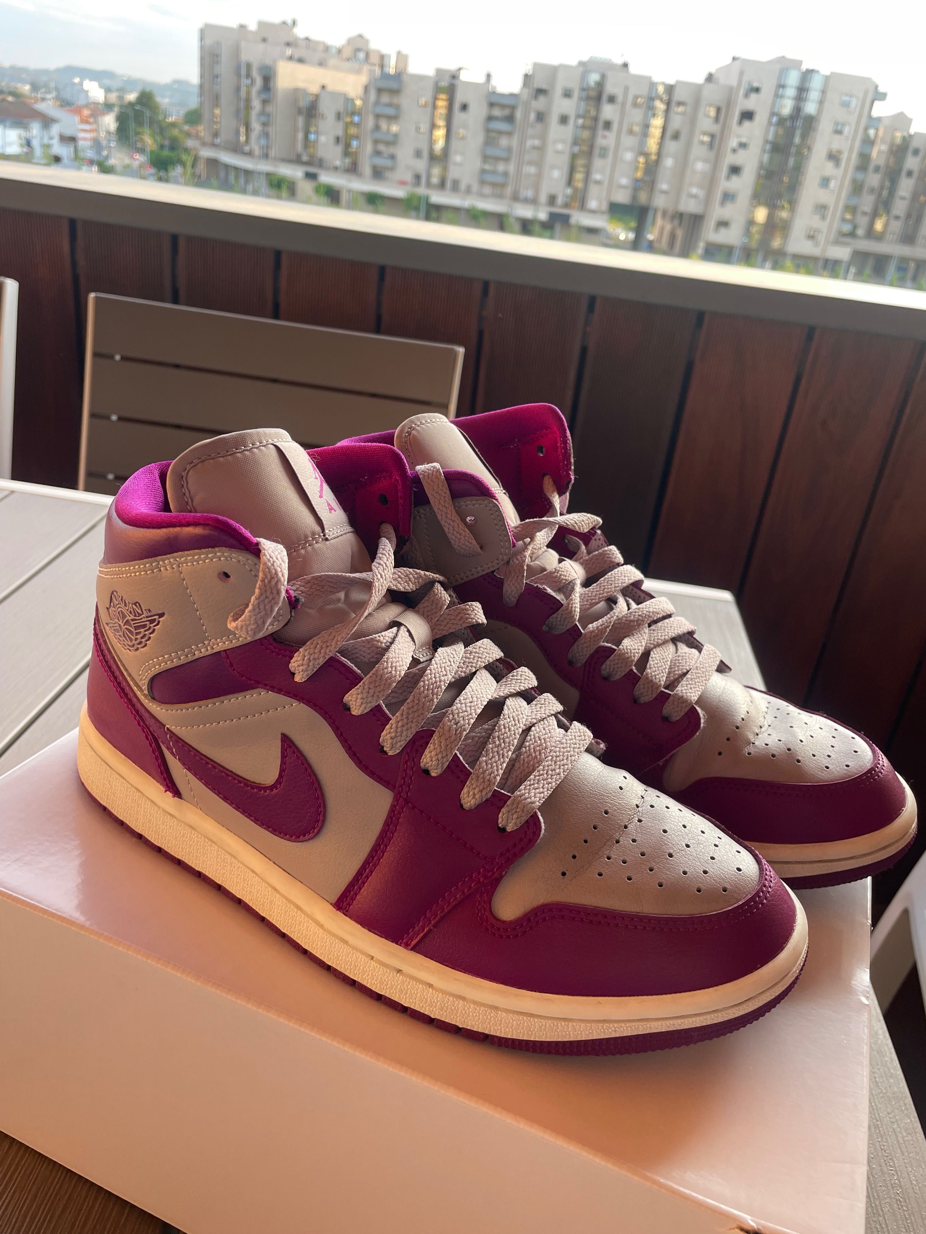 Air Jordan 1 MID roxas