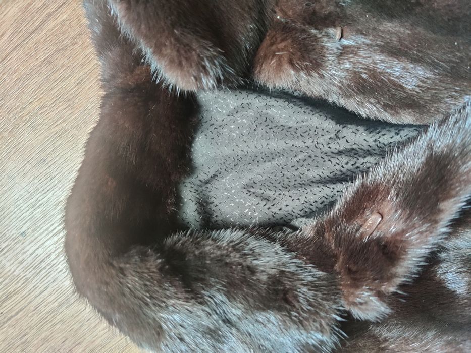 Норкова жилетка жіноча