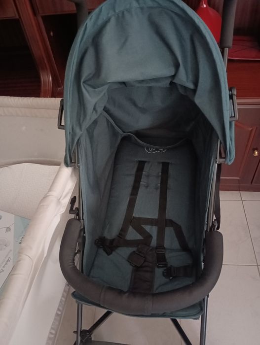 Carrinho de bebê + berço de viagem