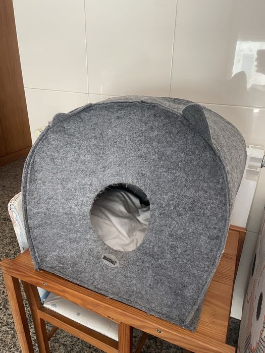 Cama de gato com almofada