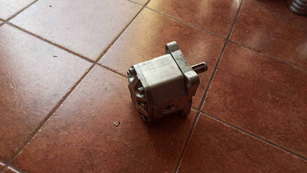 Pompa Hydrauliczna 32 Litry Łuparka Do Drewna Prasa Rębak Hydrauliczny