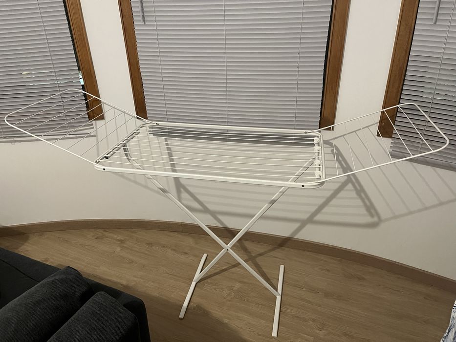 Estendal IKEA em excelente estado