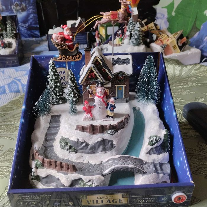 Різдвяні іграшки композиції