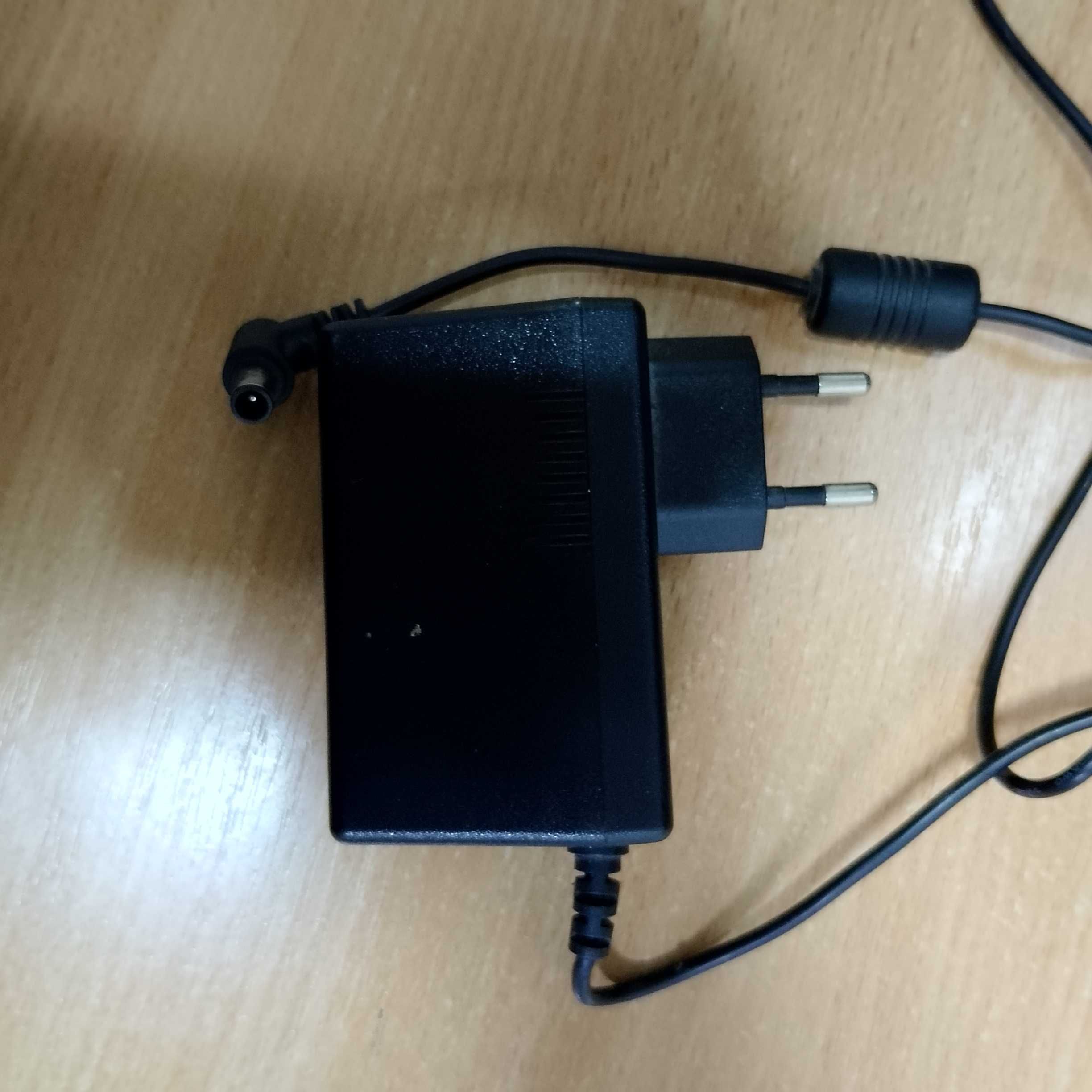 LED телевизор LG 28MN30D.