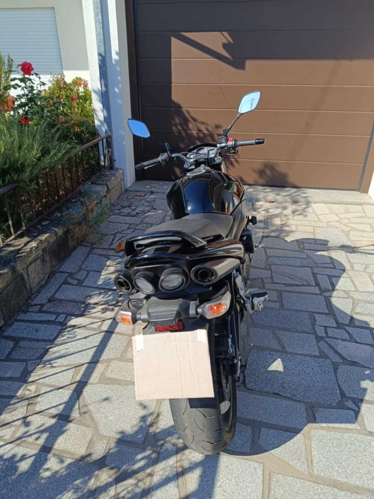 Suzuki GSR 600  em estado soberbo