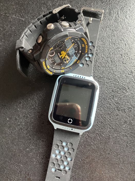 Zwstaw zegarkow dla chlopca - smart watch i elektorniczny