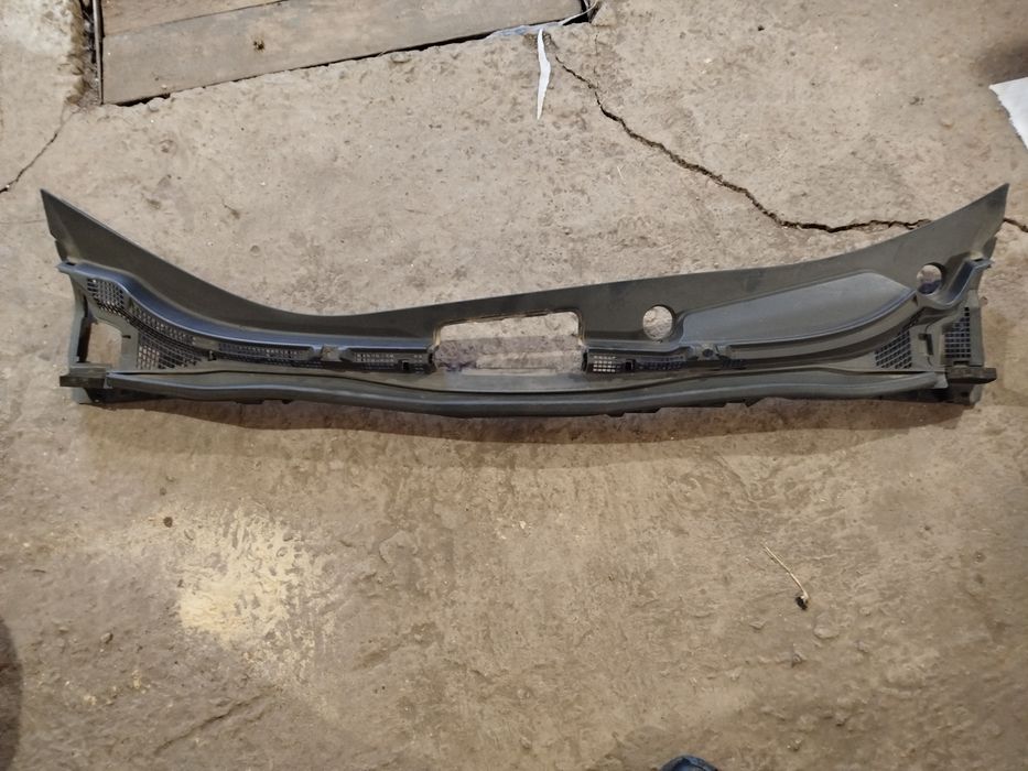 Nissan Leaf жабо,водоотвод