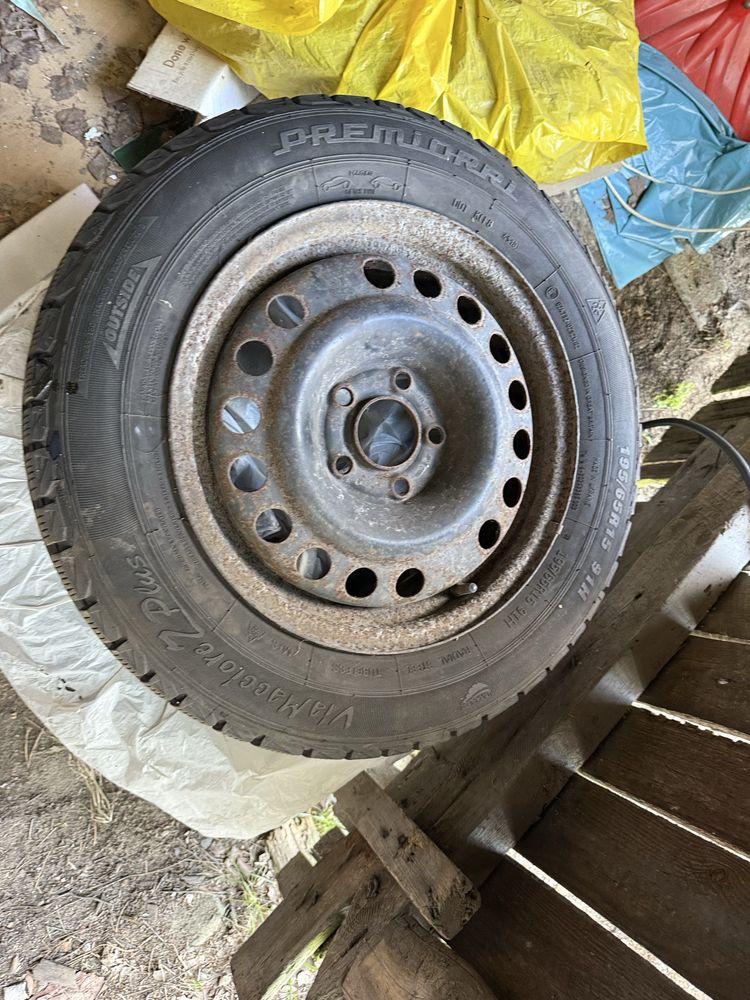 Opony z felgami zimowe 195/65r15 stan bdb