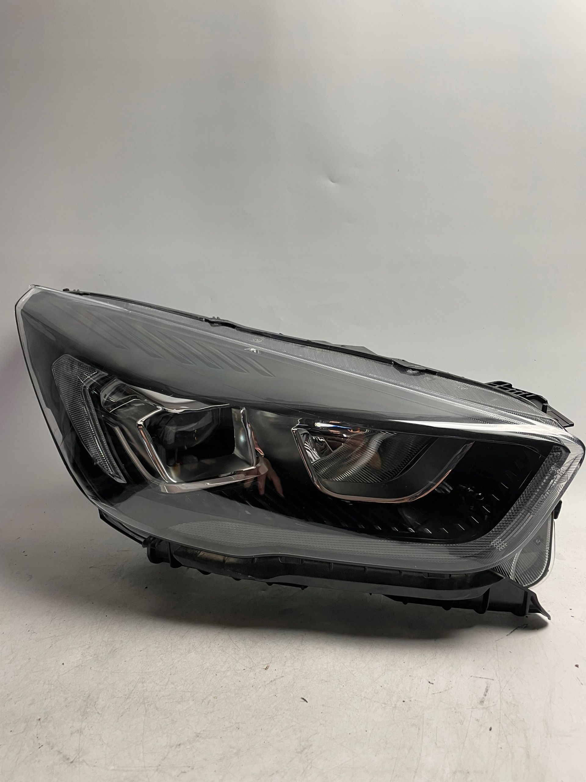 FORD KUGA MK2 II ST Line lampa prawa soczewka + led