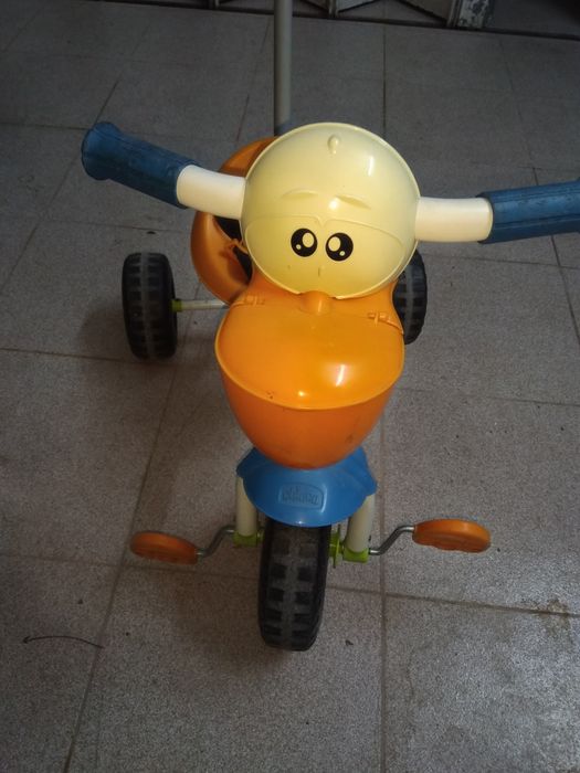 Triciclo da Chicco modelo pato