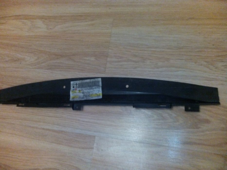 Воздуховод нижний на Ауди 100 4A0 121 333