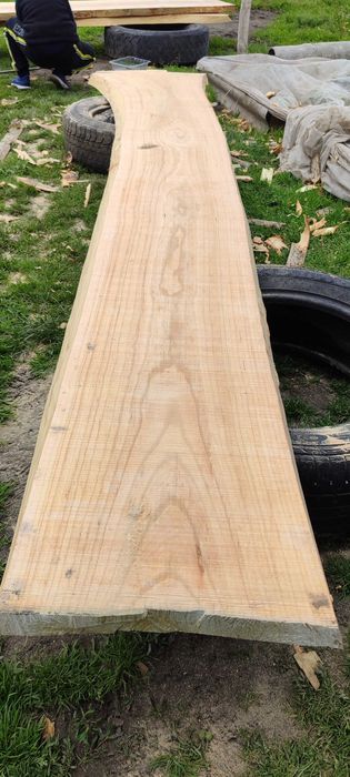 Дошка на сходи або стіл