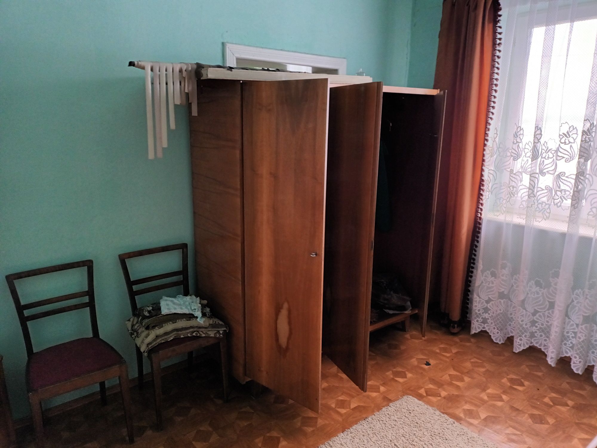 Meble zabytkowe, stół, szafa, toaletka