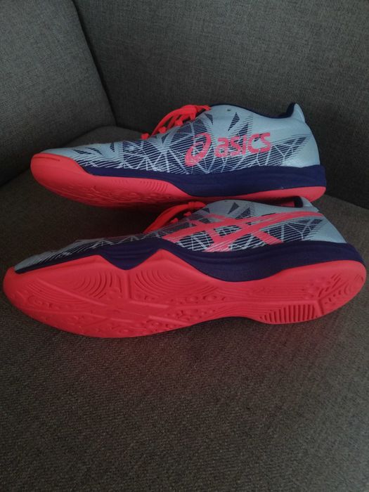 Asics buty halowe rozmiar 40,5