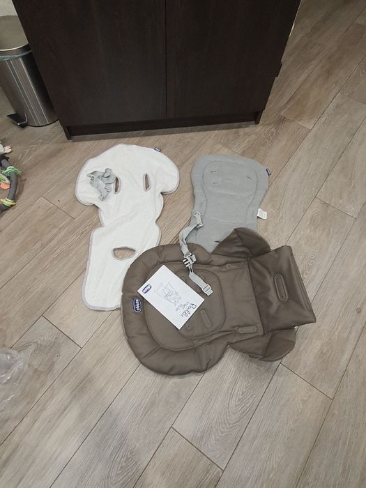 Годувальний стільчик Chicco Polly Magic Relax, чудовий стан