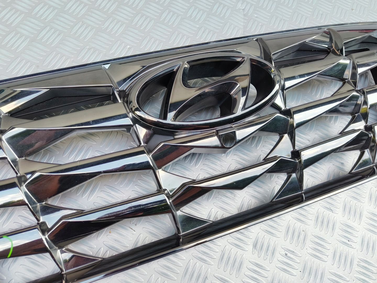 Hyundai Tucson 2022 2023 Grill Atrapa przód pod Kamere Chrom Usa