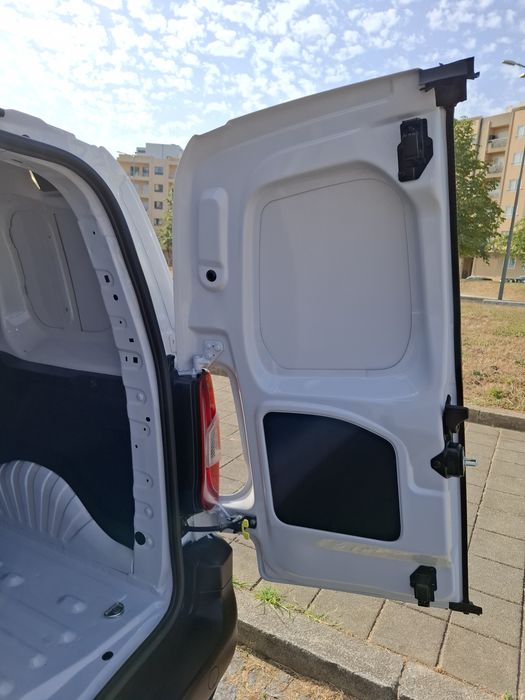 Opel Combo 1500 3 lugares 2024
