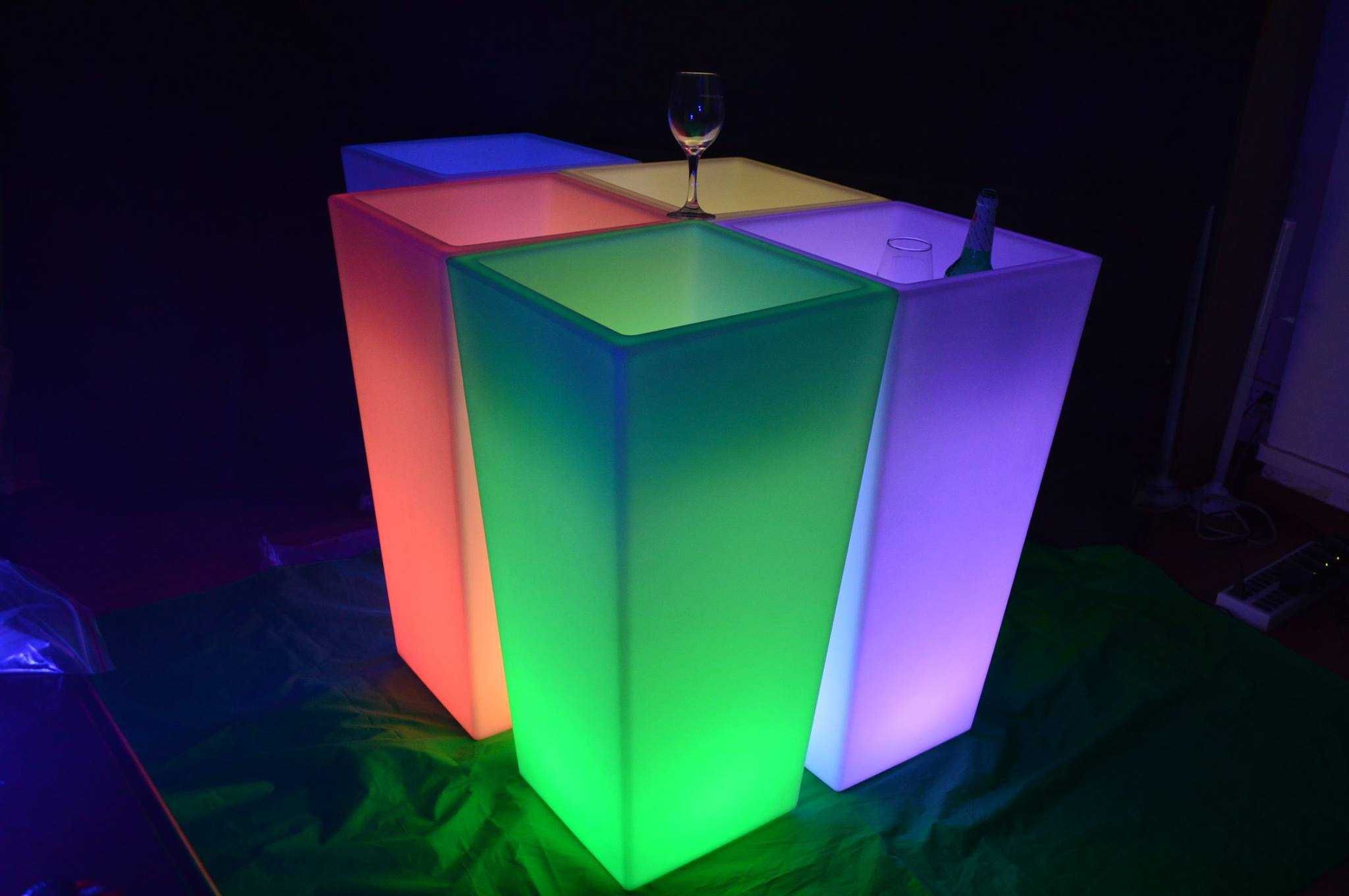 Vasos com luz e comando