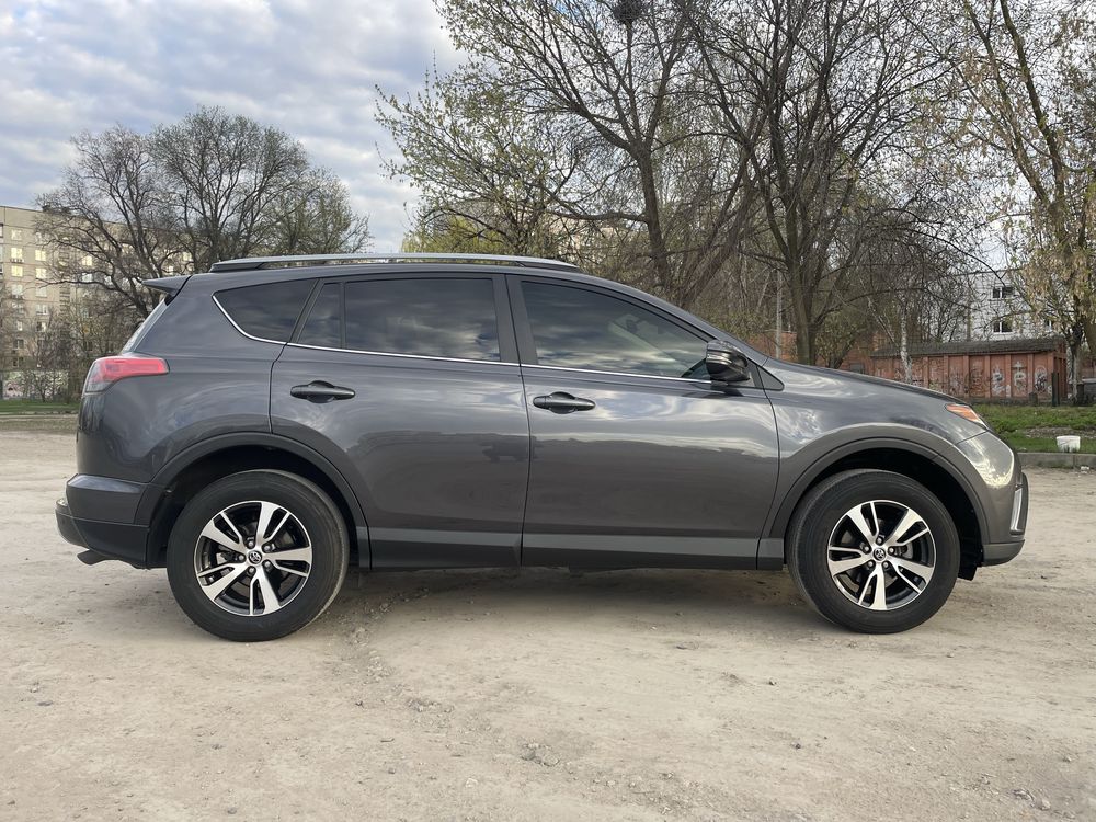 Продам Toyota RAV4 2016