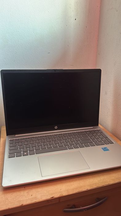 Computador HP cinzento