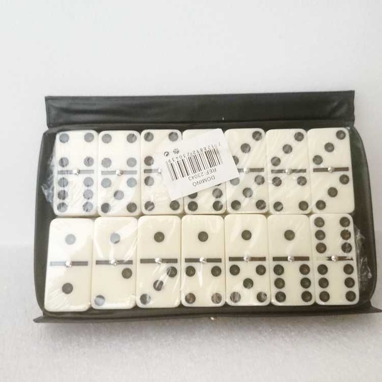 Domino de 28 peças com estojo Novo
