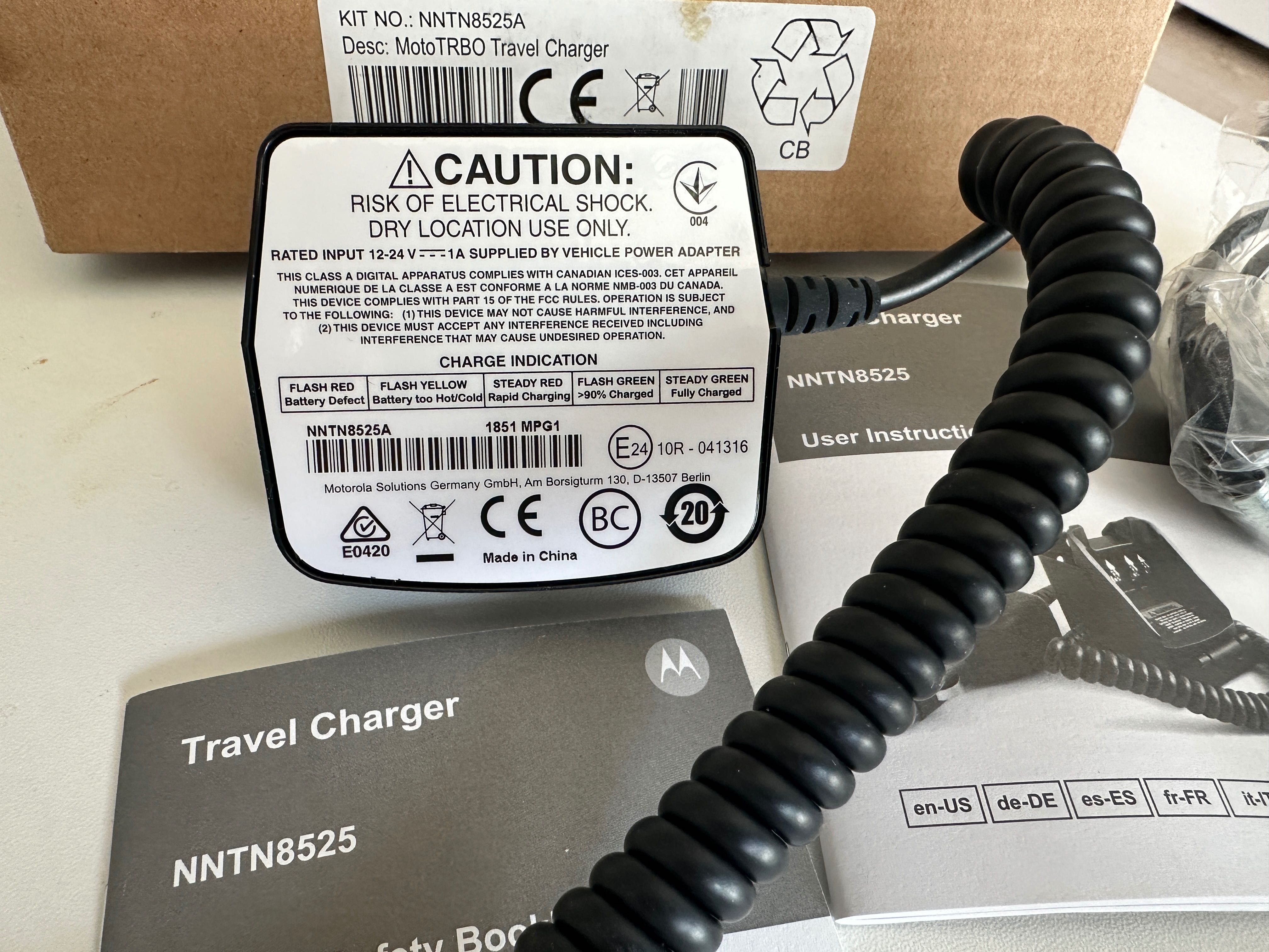 Motorola NNTN8525 Ładowarka samochodowa - NOWA! DP2000 DP3000 DP4000