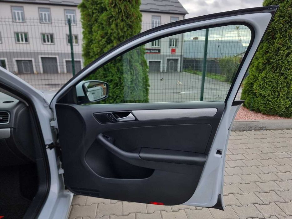 Продам  Volkswagen Jetta 2017. Можна в розстрочку, під викуп.