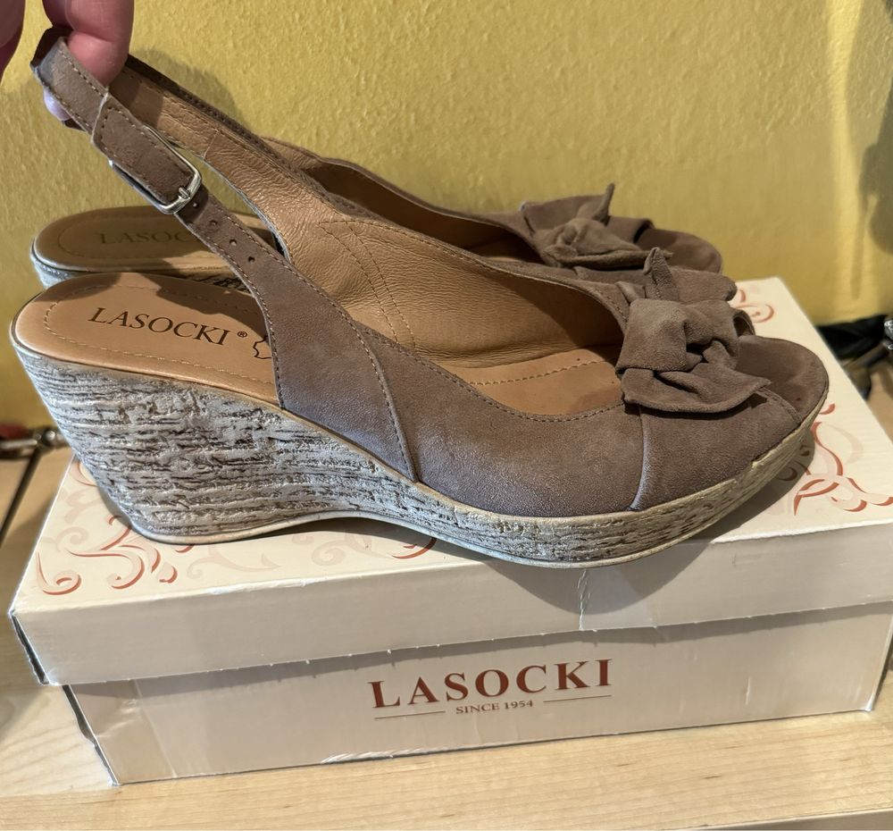 Sandalki na koturnie Lasocki r. 40