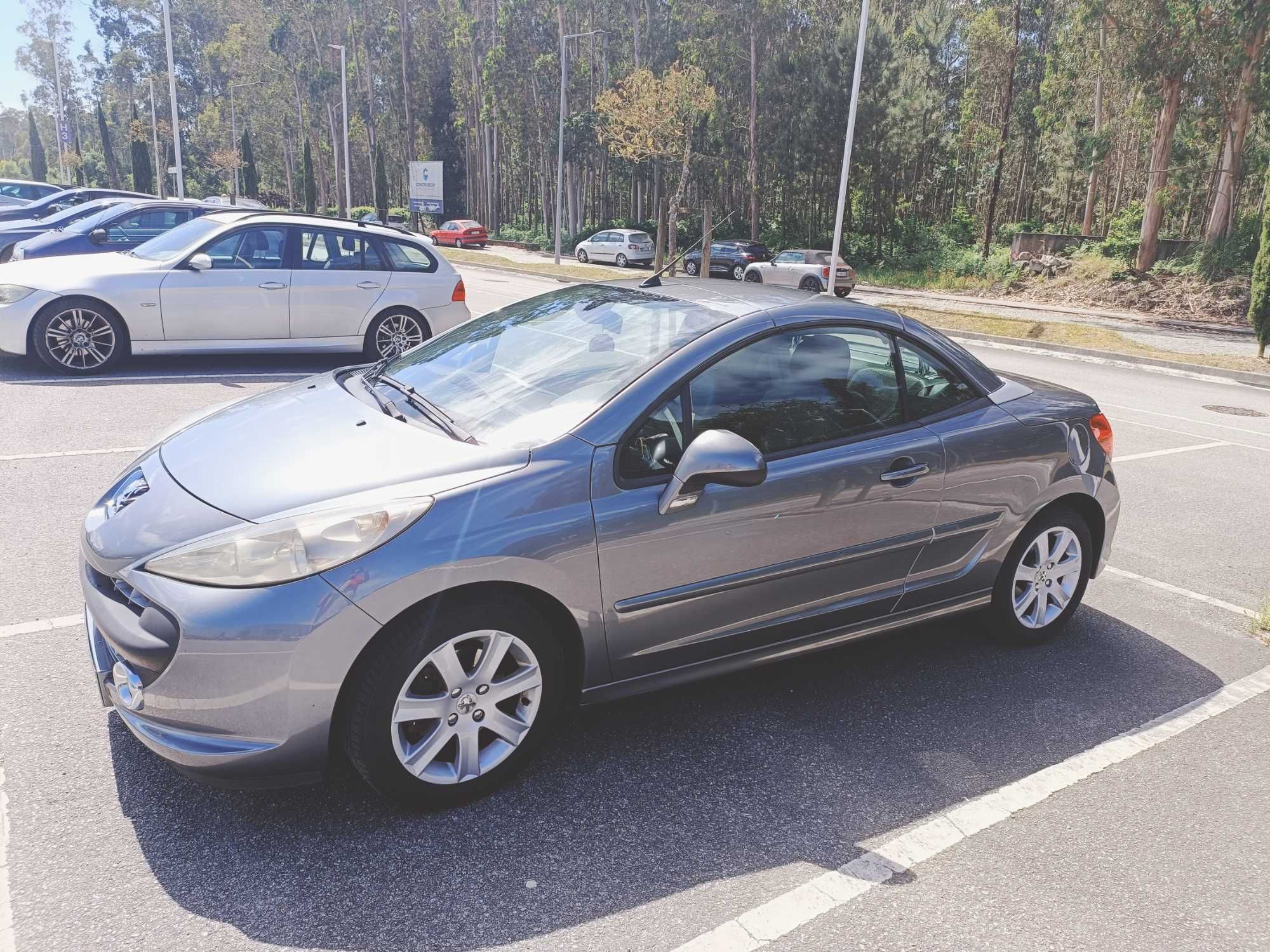 Peugeot 207 CC carro de verão