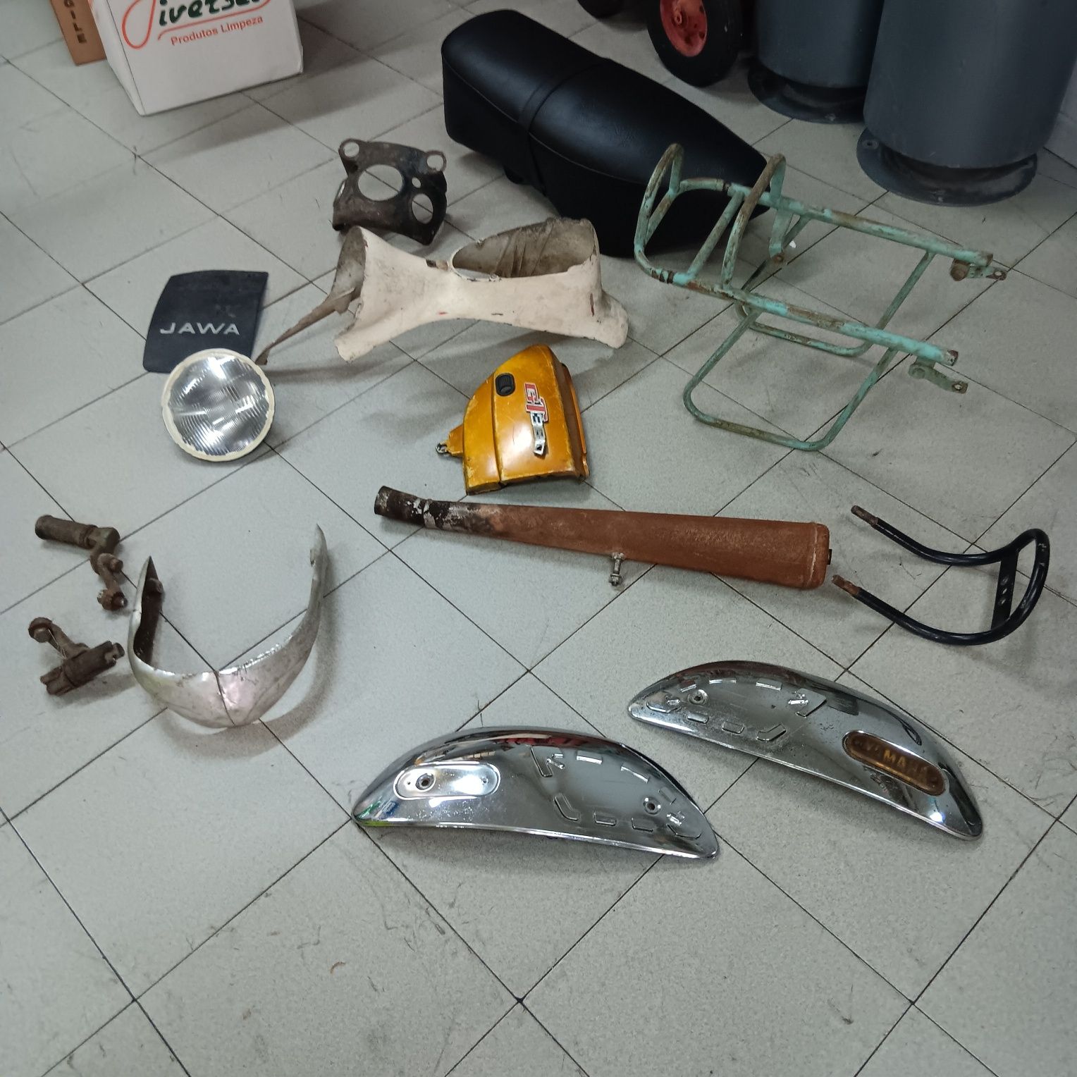 Peças  motas antigas, bsa,ajs,bmw,matchless