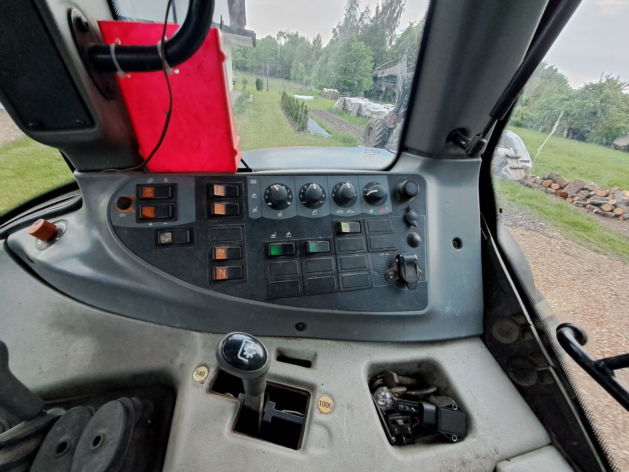 Valtra N121 + Ładowacz Quicke Q55
