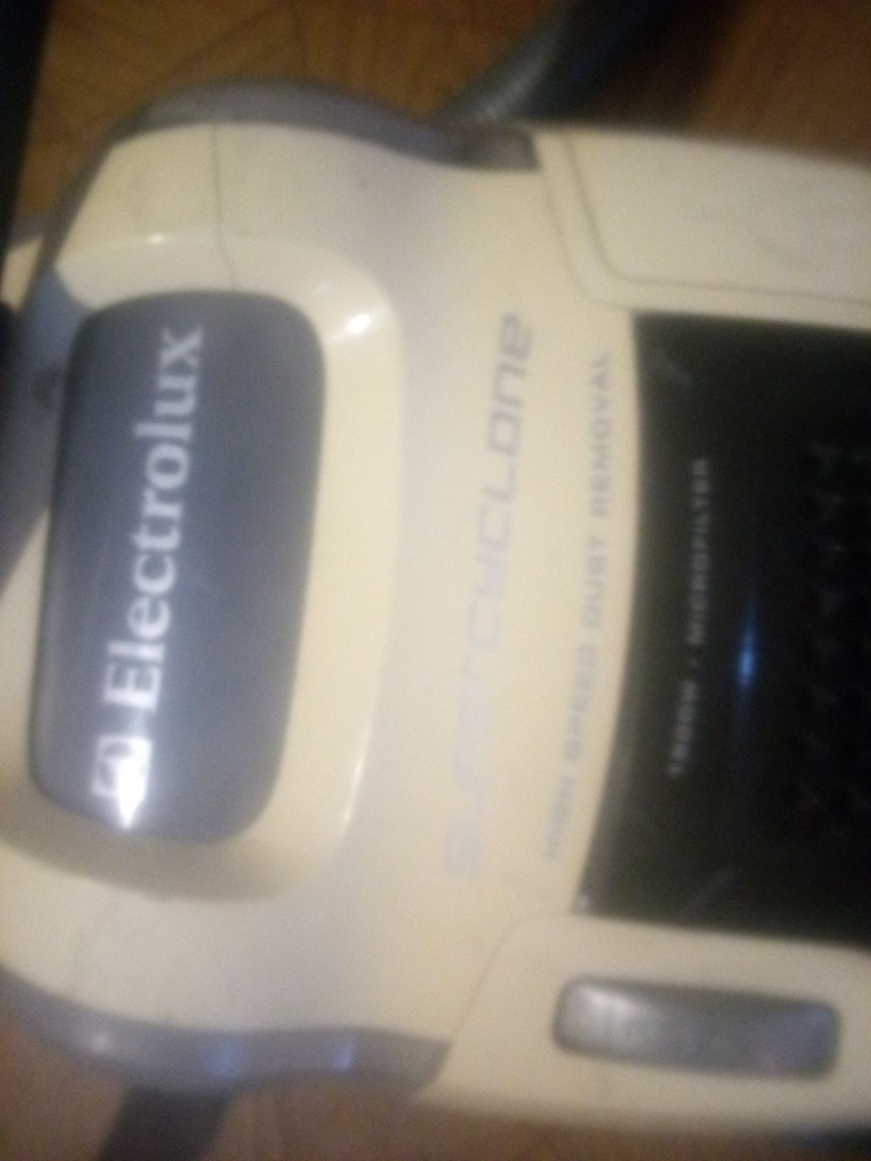 Продам пылесос 1600W