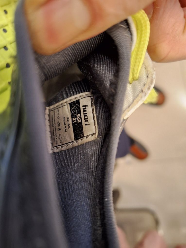 Buty piłkarskie na halę huari r 31