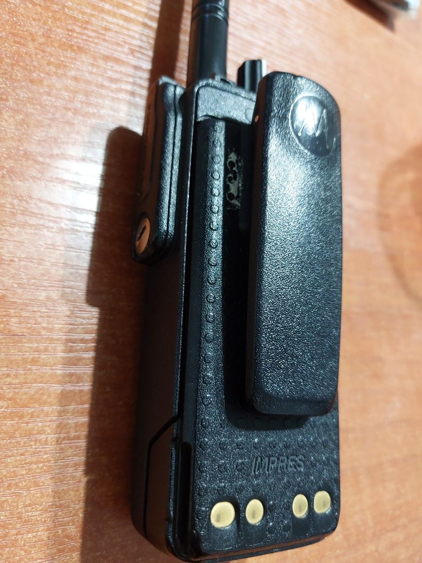 DMR MOTOROLA  DP-4800E UHF 403-527 Mhz