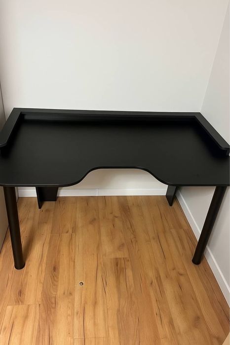 Компьютерний геймерський стіл XGAMER PROFI L 140