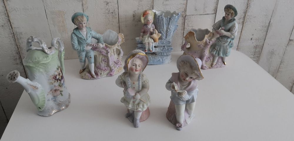 * Zestaw figurek - postacie + gratis