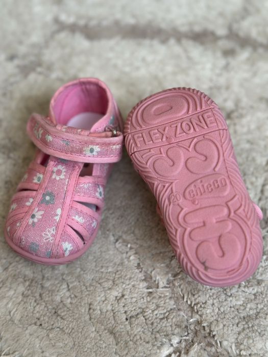 Тапочки на ліпучці Chicco