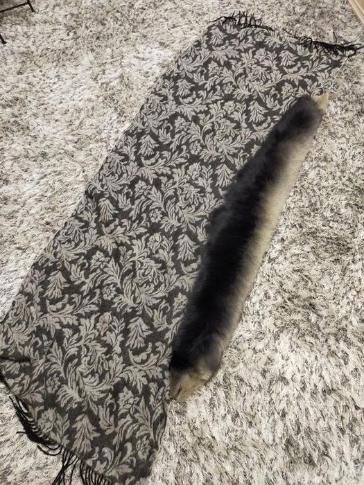 Розкішний палантин з хутром