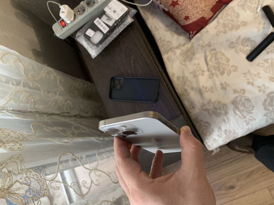 Продам айфон 15 промакс 256г