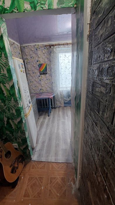 Продам 1к.квартиру 1эт есть балкон.центр.у моря.