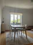 Conjunto de mesa e quatro cadeiras