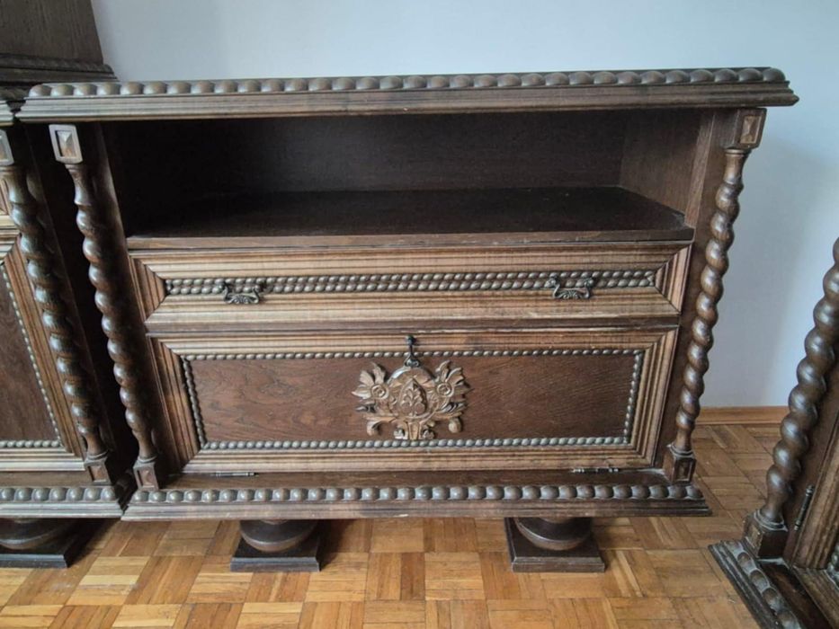 Komplet klasycznych mebli - witryna, stół, krzesła,szafa,komkda