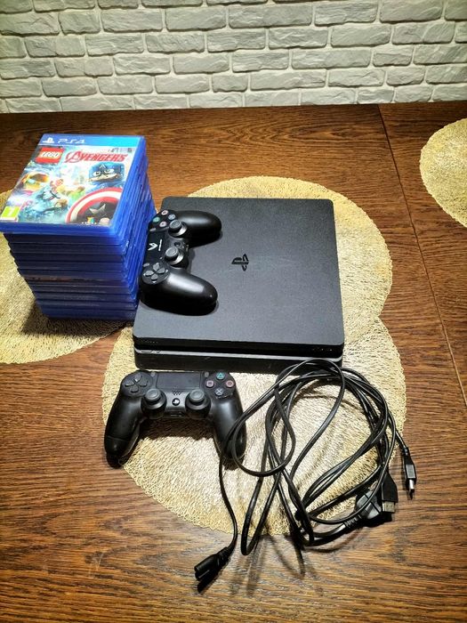 Ps4 slim 500gb + 12 gier + 2 pady + pełne oklabowanie