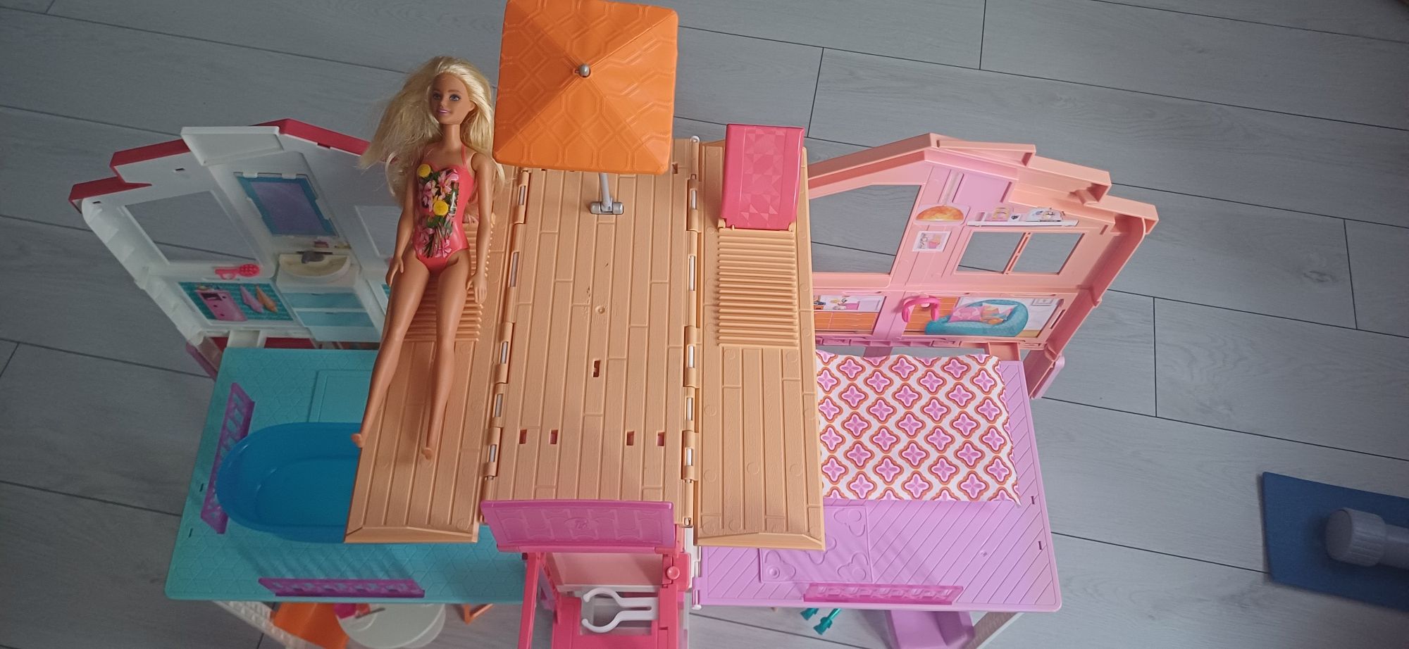 Domek Barbie gratisy lalka Dreamhouse