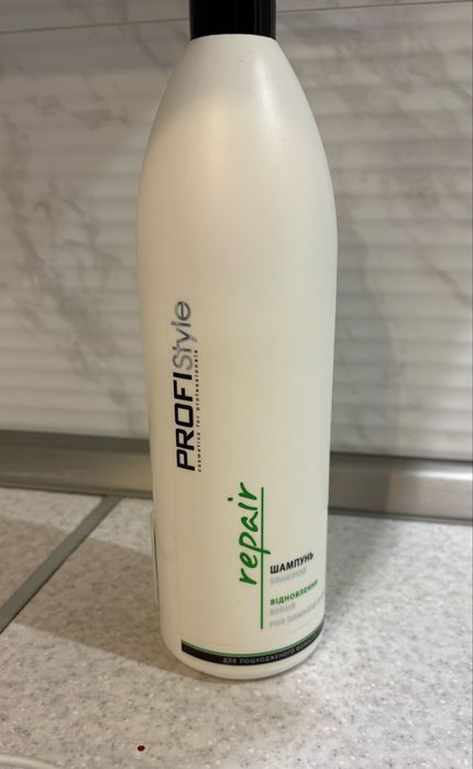 Шампунь відновлювальний для пошкодженого волосся