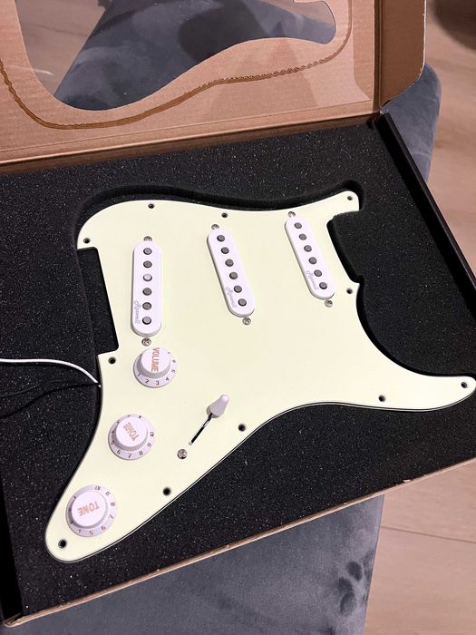 Stratocaster pick-guard 3x Roswell STA Alnico-5 Vintage Single Coils