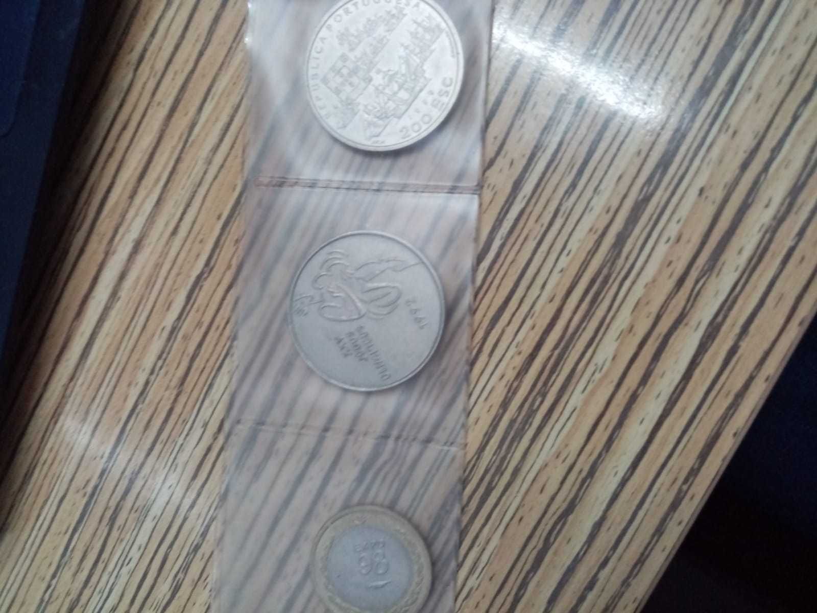 vendo varias moedas de colecçao e comemorativas com preço a combinar