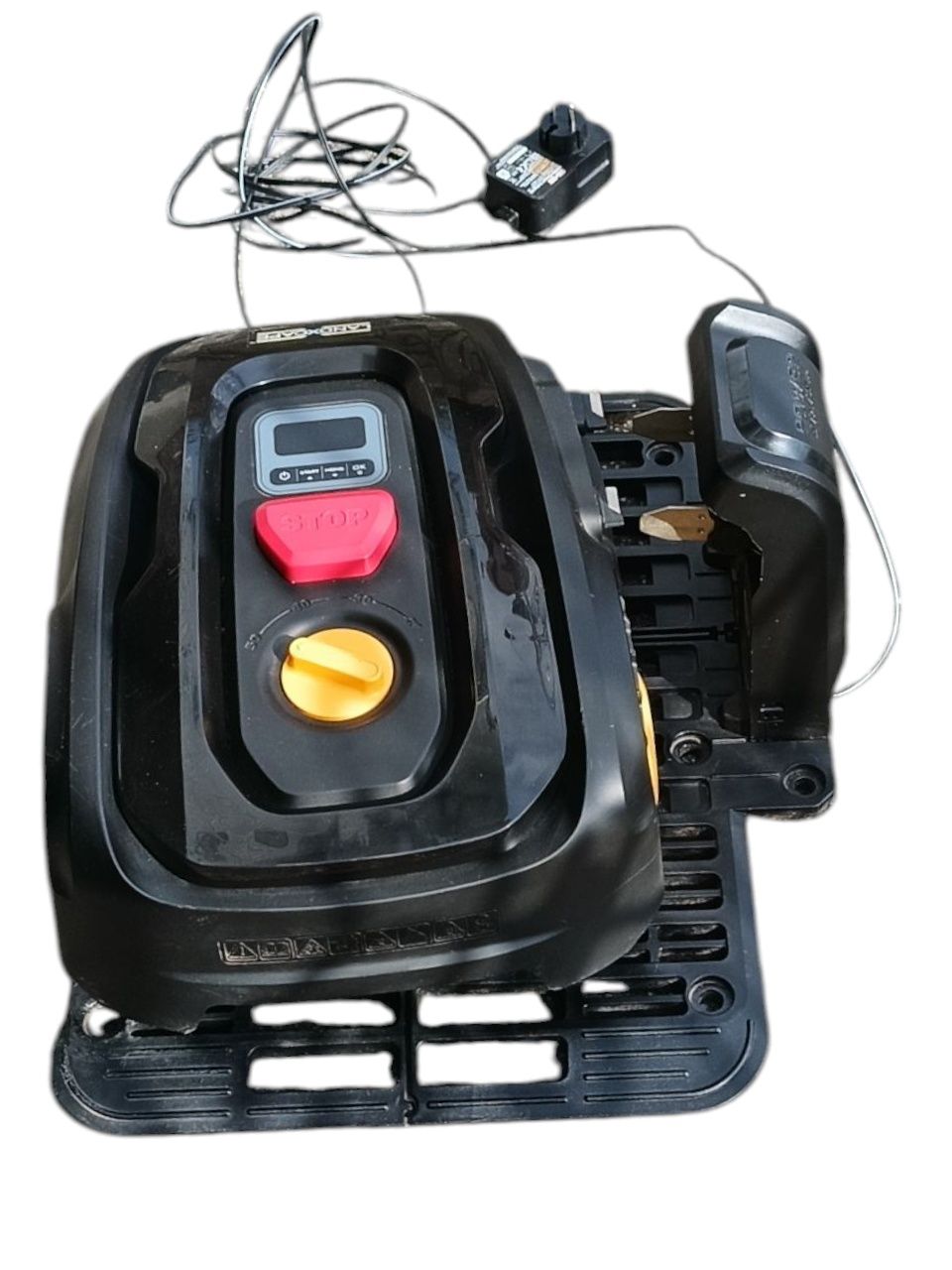 Robot koszący Landxcape LX796 – cisza, trawa, wygoda!