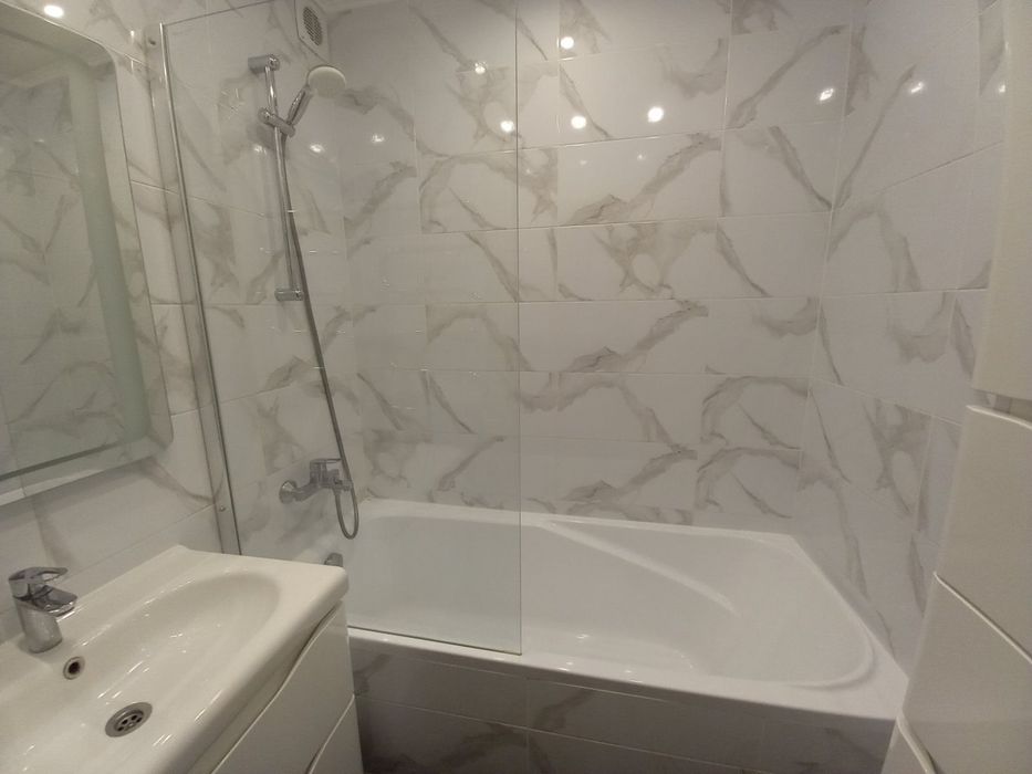 Затишна 3-кімнатна квартира з якісним ремонтом вул. Сержа Лифаря 8-А